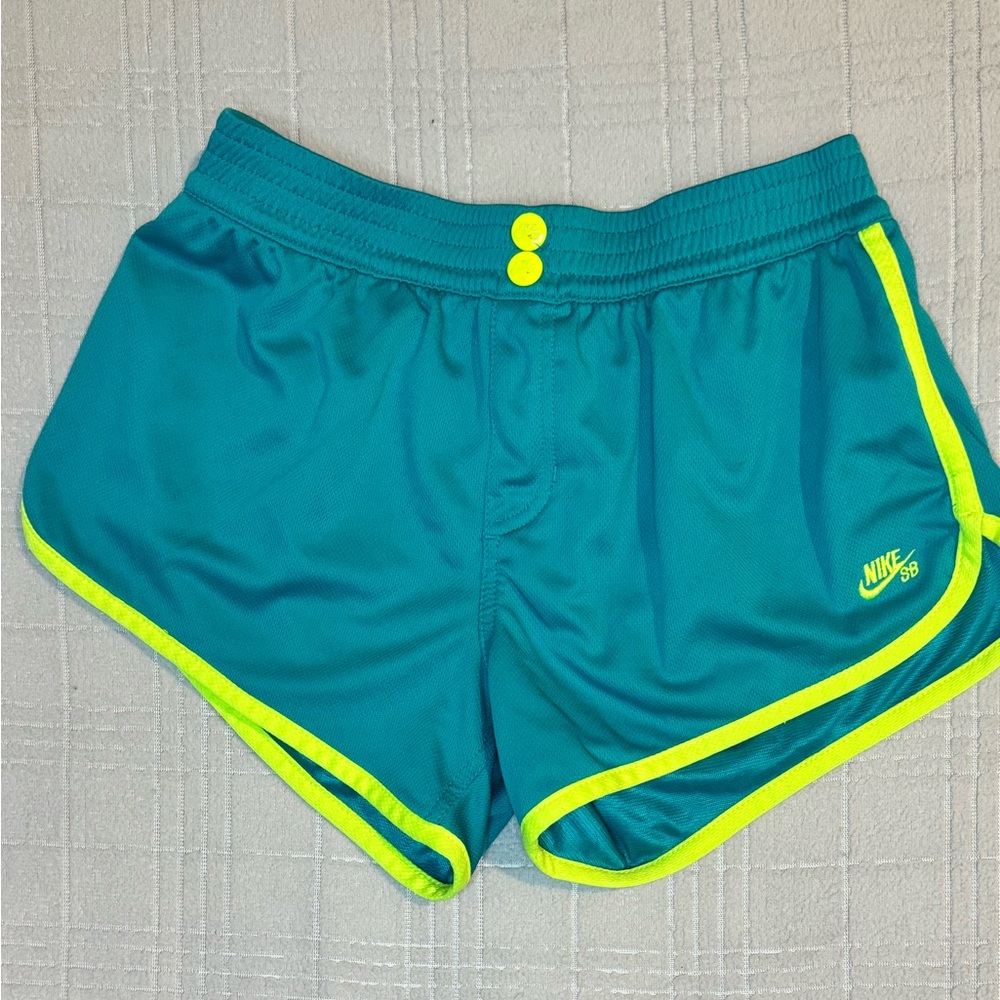 Nike‎ SB Girls Size XLarge Shorts